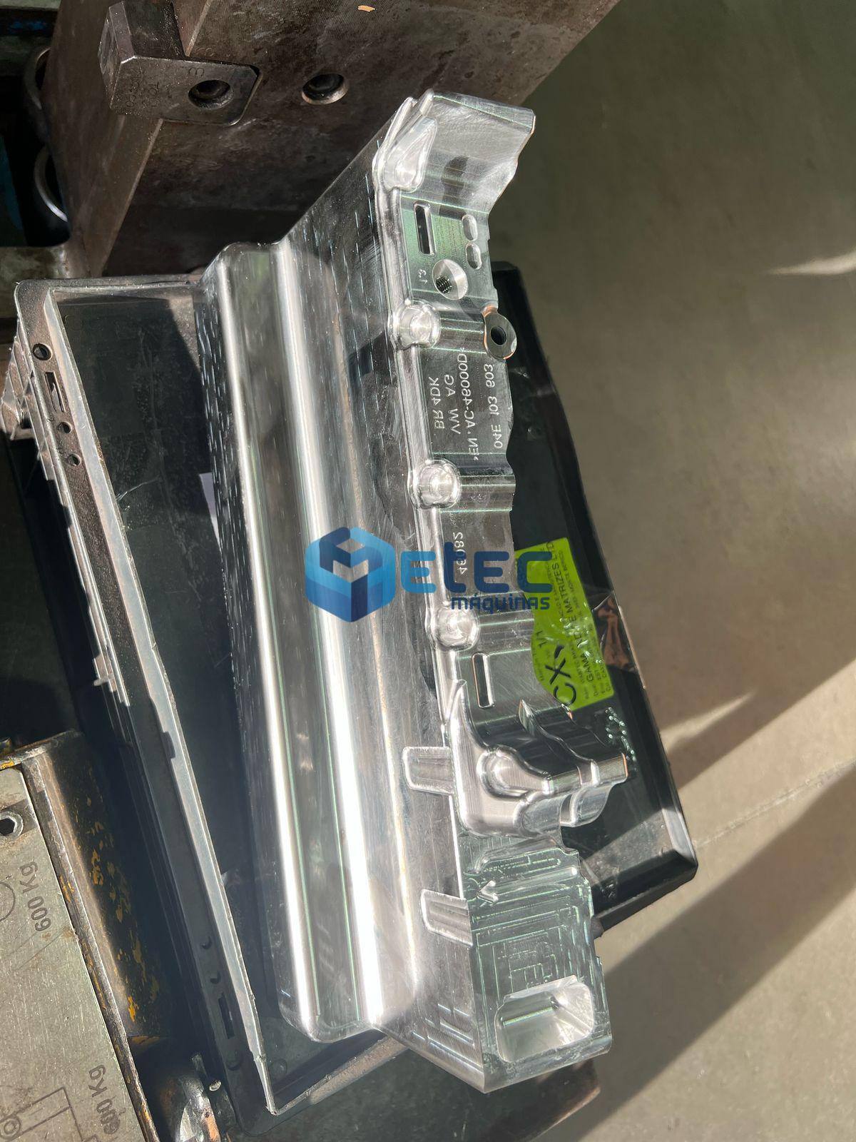 Centro de Usinagem 5 Eixos Mikron Mill P 800 U D