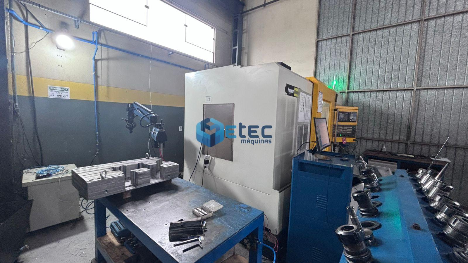 Centro de Usinagem Hartford Pro 1000S