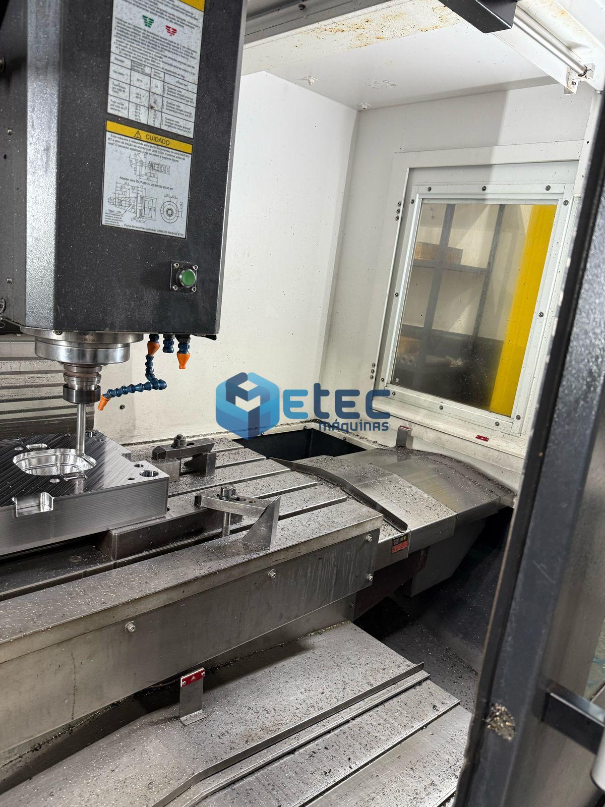 Centro de Usinagem Okada OVM-1060B