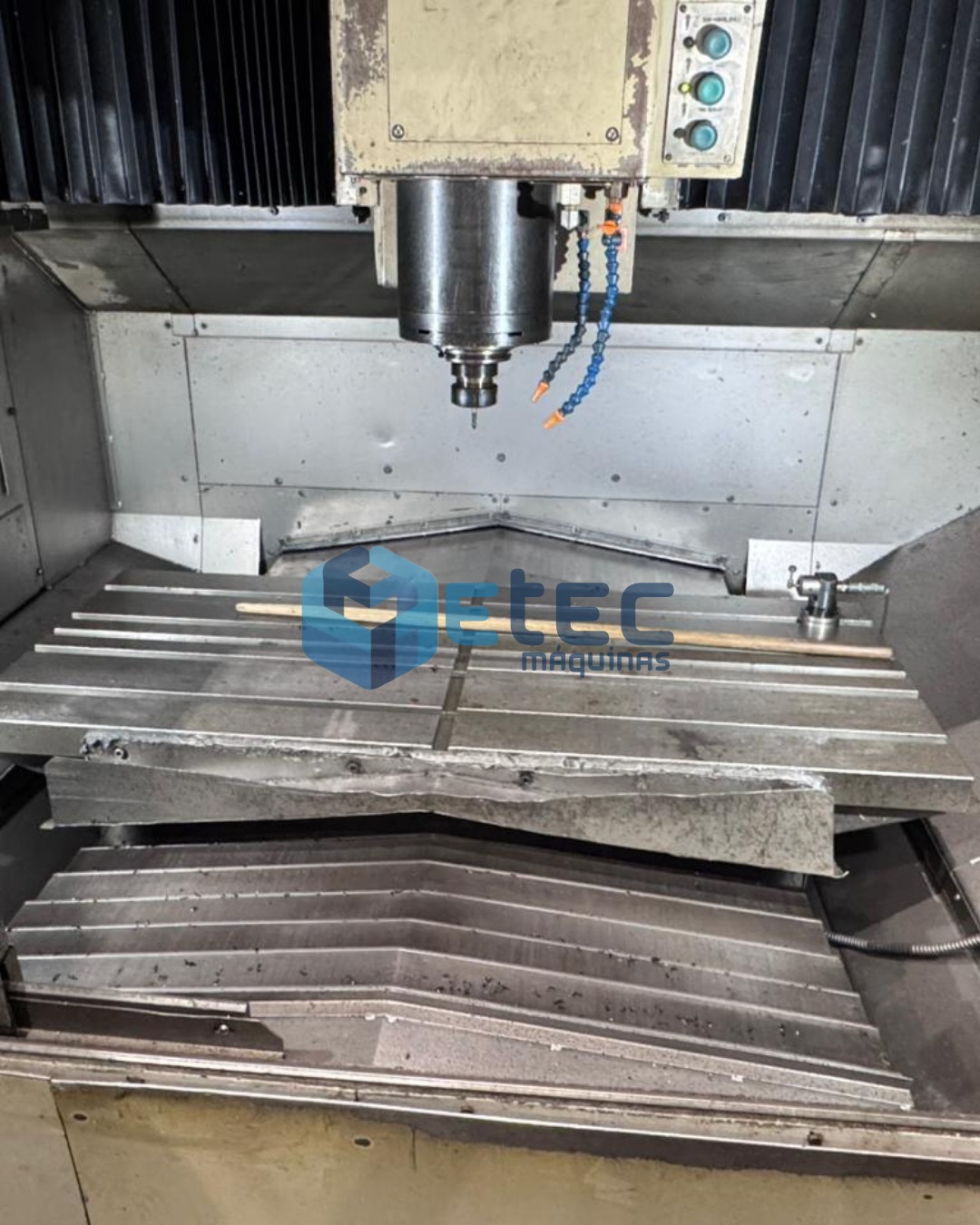 Centro de Usinagem Okuma CS-41