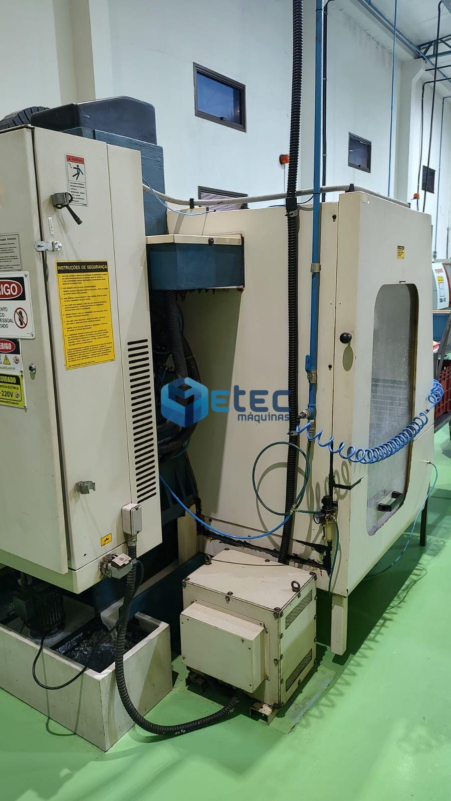 Centro de Usinagem Romi Discovery 4022