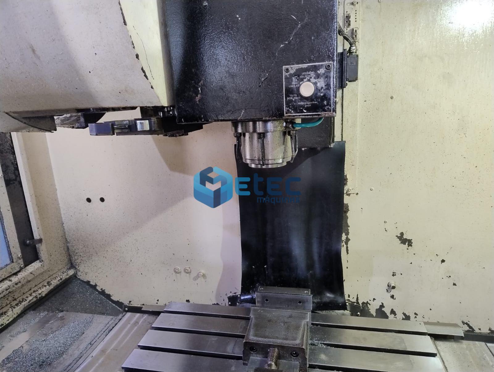 Centro de Usinagem Sinitron VMC-610
