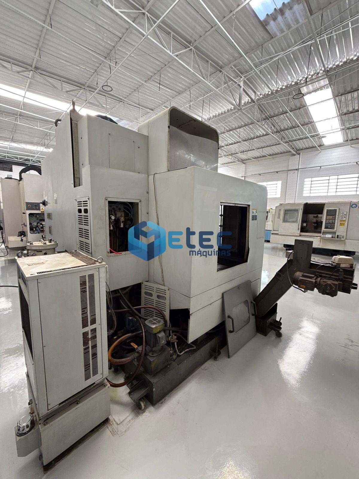 Centro de Usinagem Hyundai VX500 + 4° Eixo