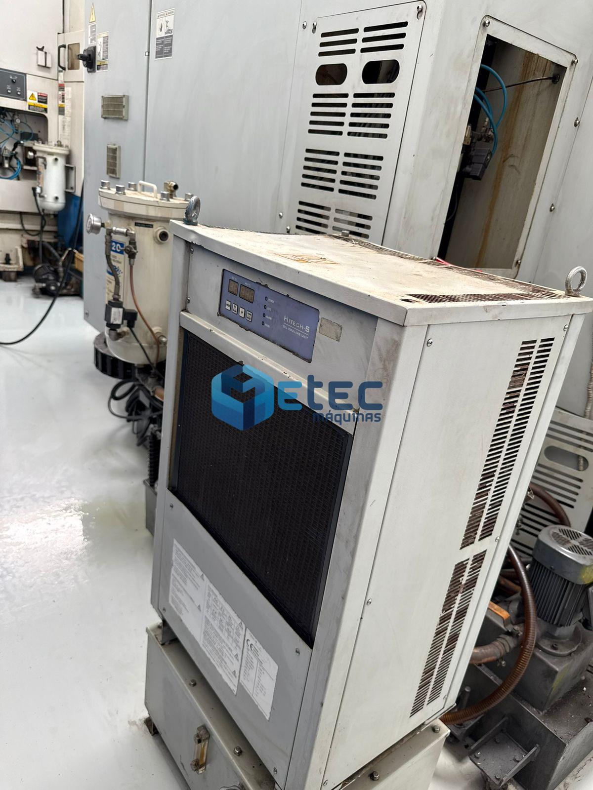 Centro de Usinagem Hyundai VX500 + 4° Eixo