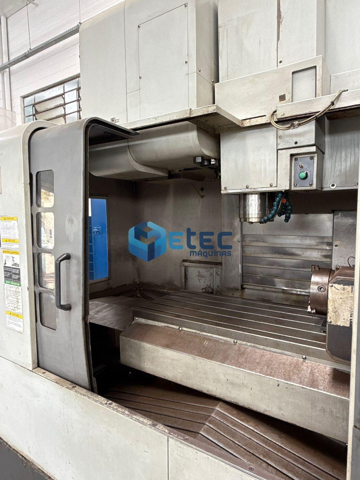 Centro de Usinagem Hyundai VX500 + 4° Eixo