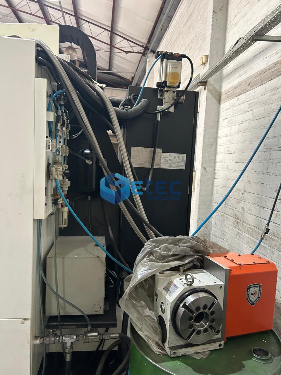 Centro de Usinagem Vertical Neway VM740 + 4° Eixo