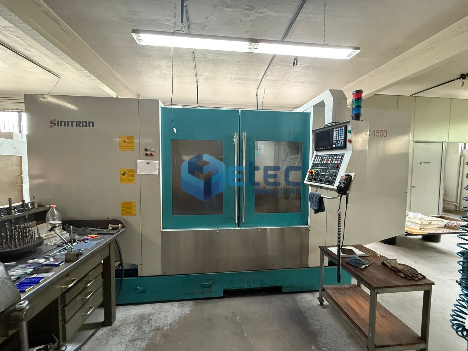 Centro de Usinagem Vertical Sinitron VMC-1500