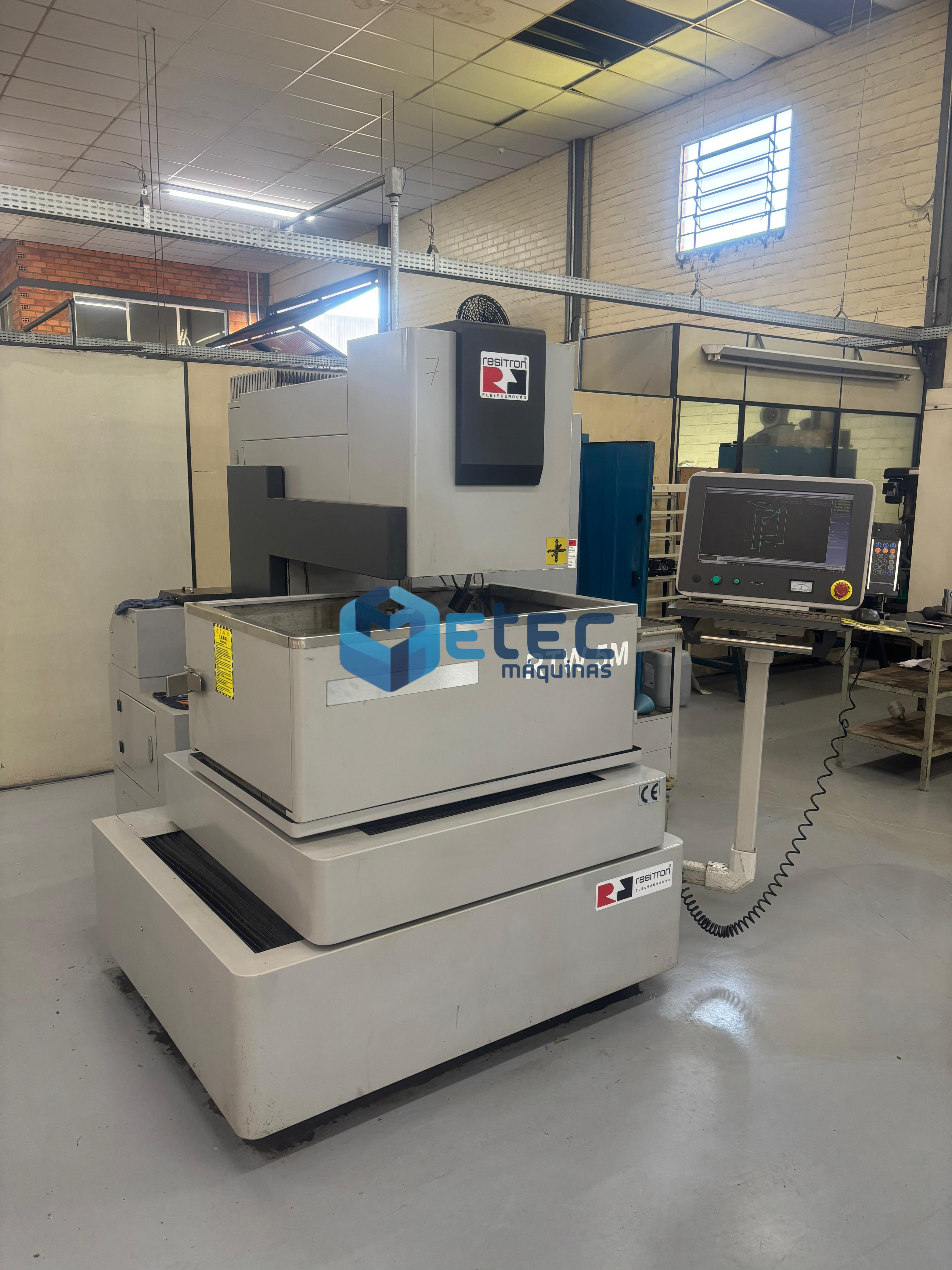 Eletroerosão a Fio Resitron RTW 5M