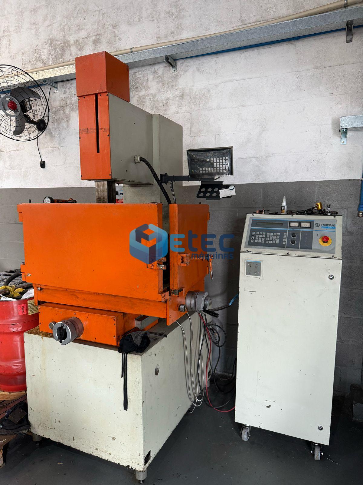 Eletroerosão Engemaq EDM 440NC