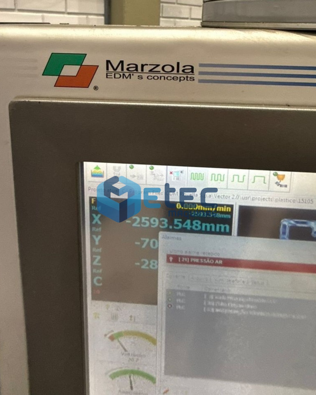 Eletroerosão Penetração CNC Resitron Duplo  Cabeçote