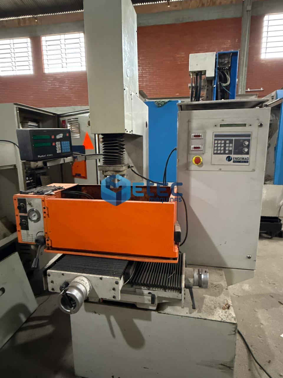 Eletroerosão Penetração Engemaq EDM 220NC