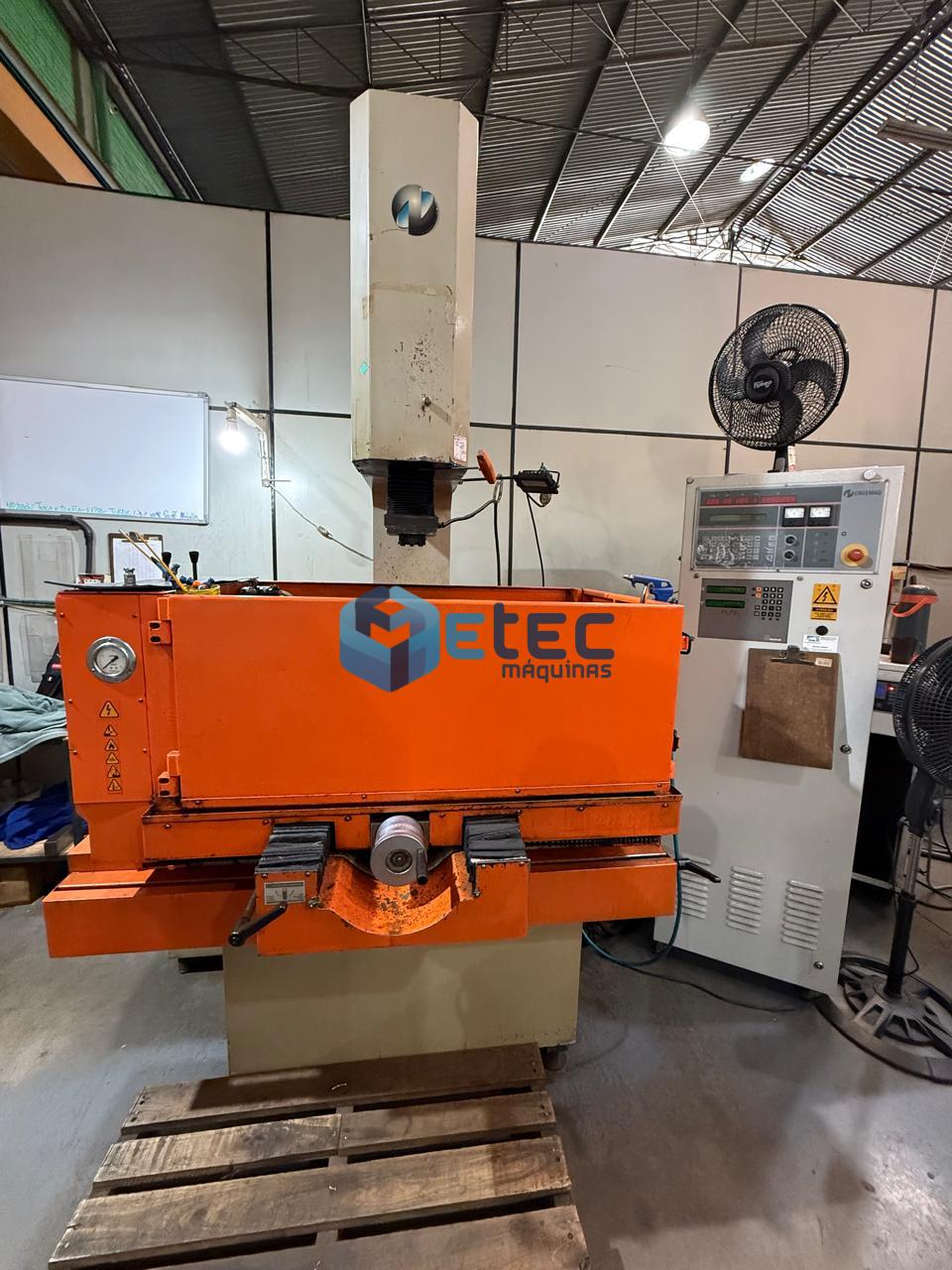 Eletroerosão Penetração Engemaq EDM 840NC
