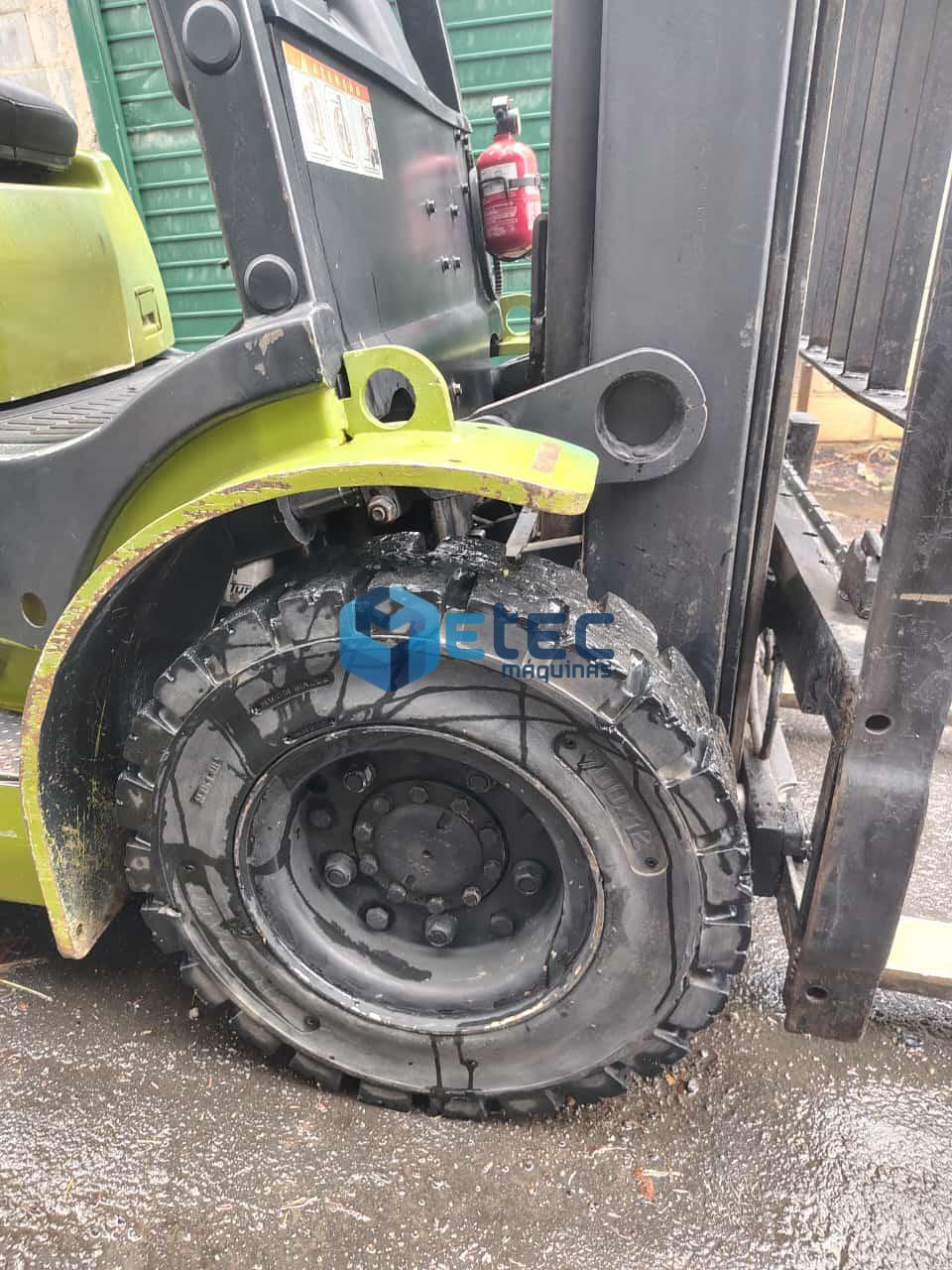 Empilhadeira Clark CL 2,5ton