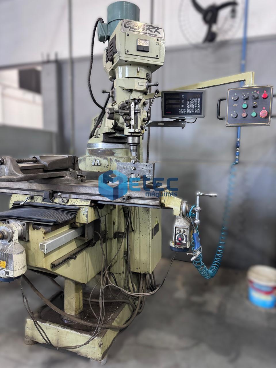 Fresadora Convencional CLARK