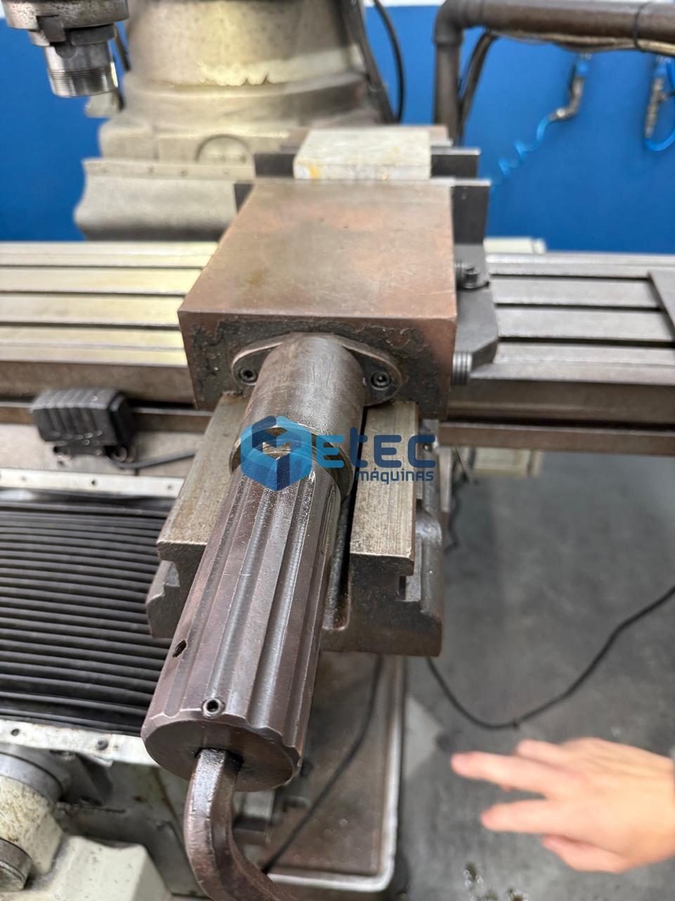 Fresadora Convencional ISO40