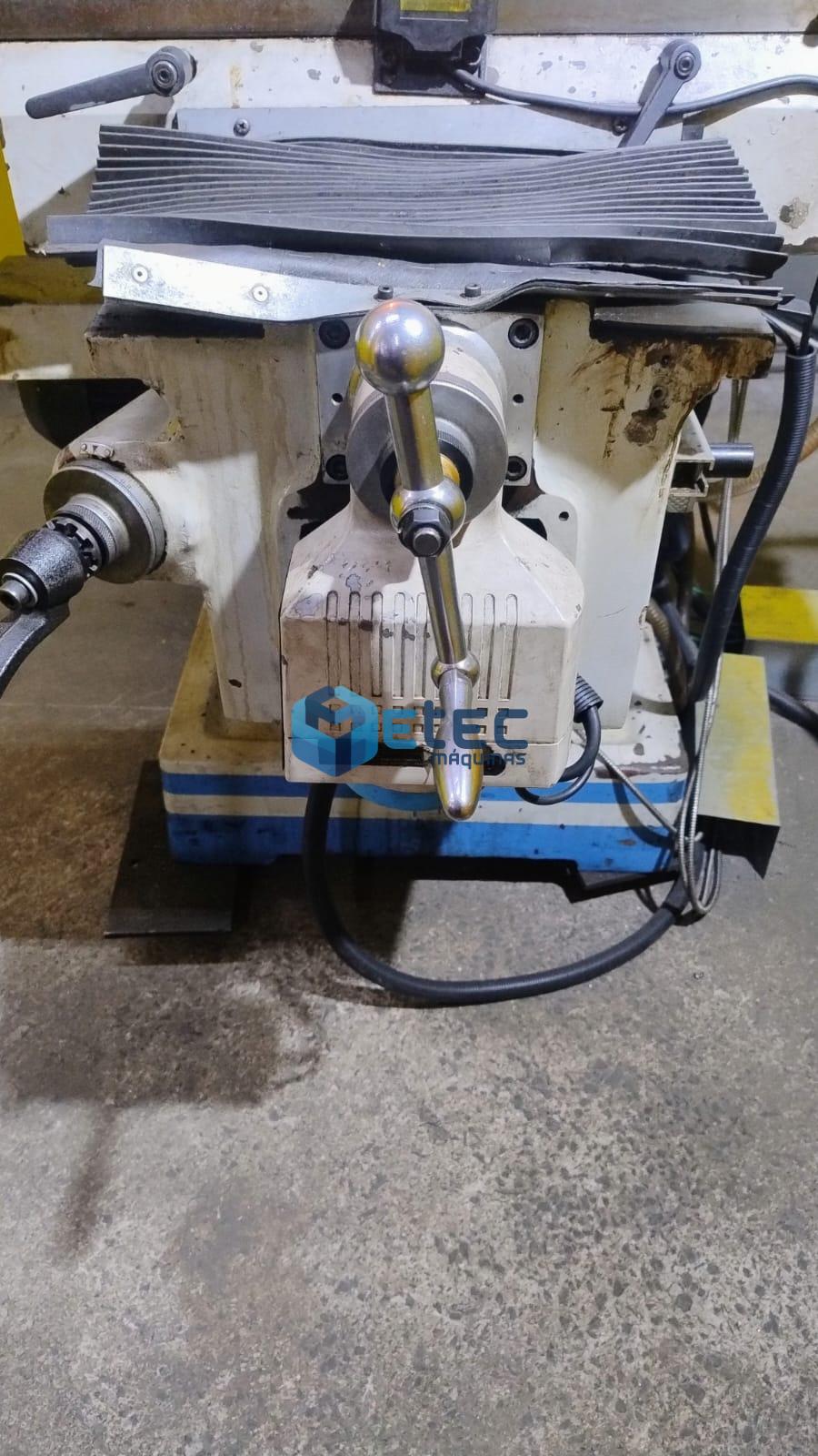 Fresadora Ferramenteira Convencional Menegotto ISO 40 NR12