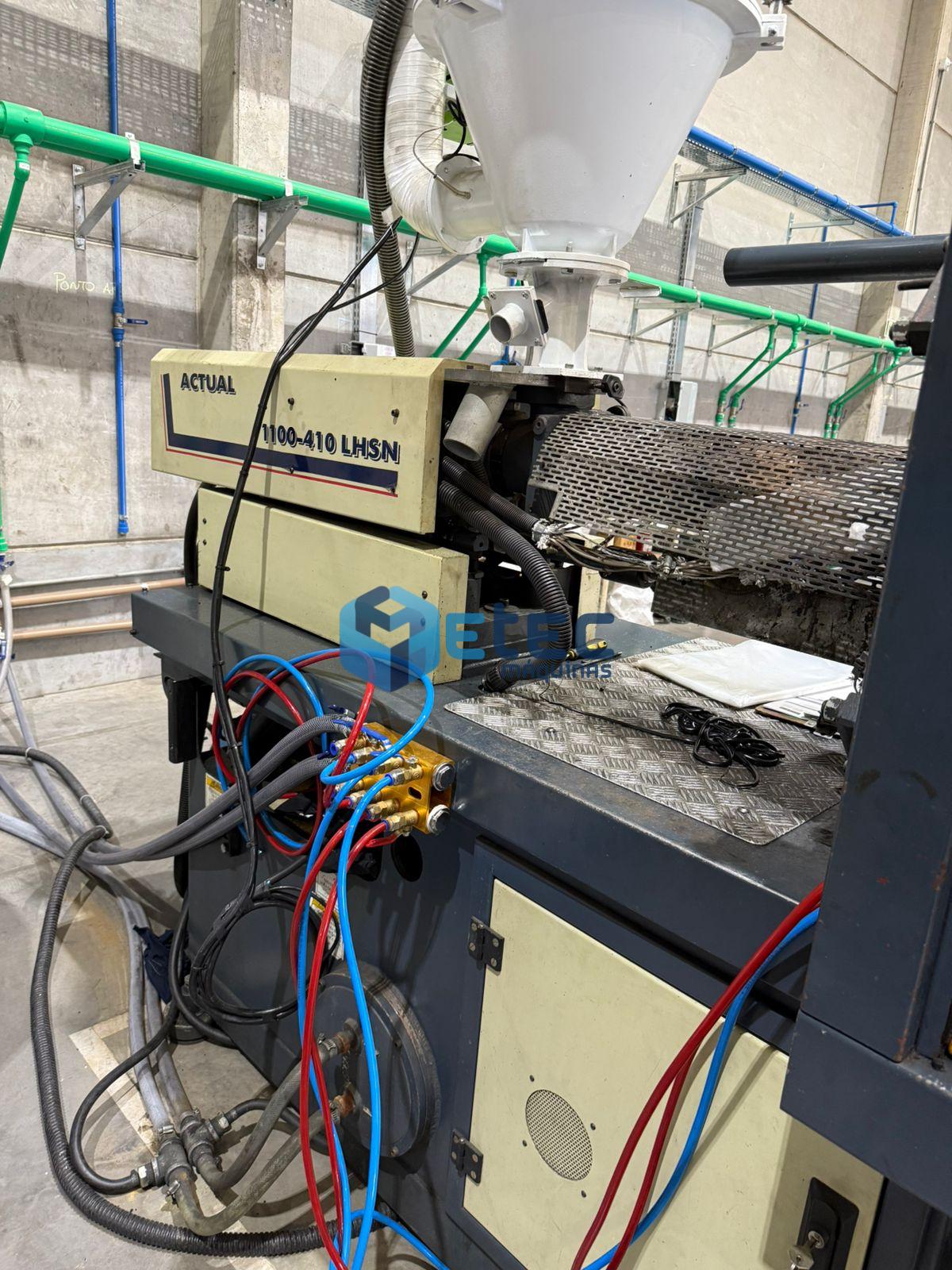 Injetora de Plástico Himaco 110T / 1100-410