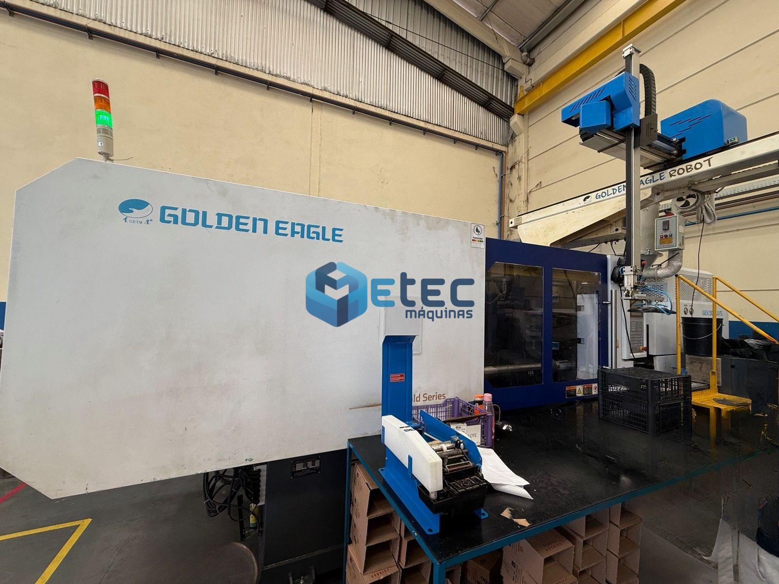 Injetora de Plásticos Golden Eagle GEK300W/S + Robô