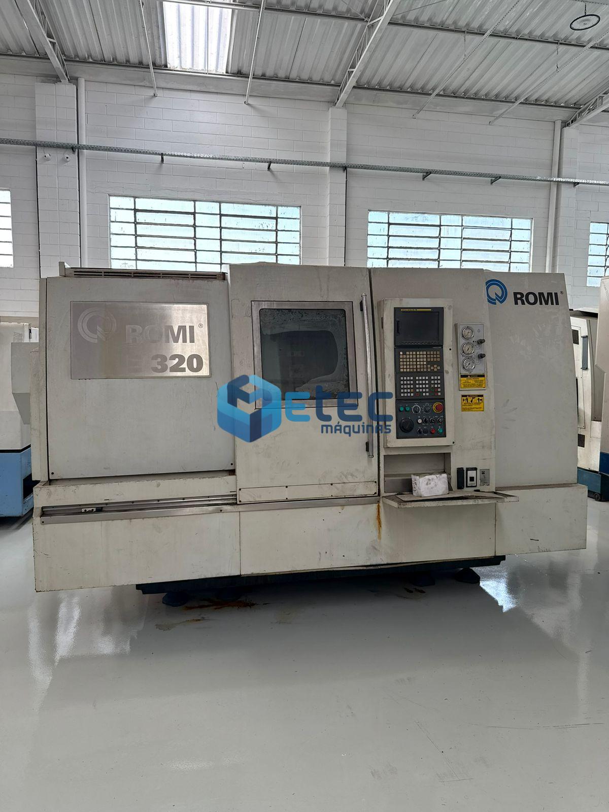 Torno CNC Romi E320