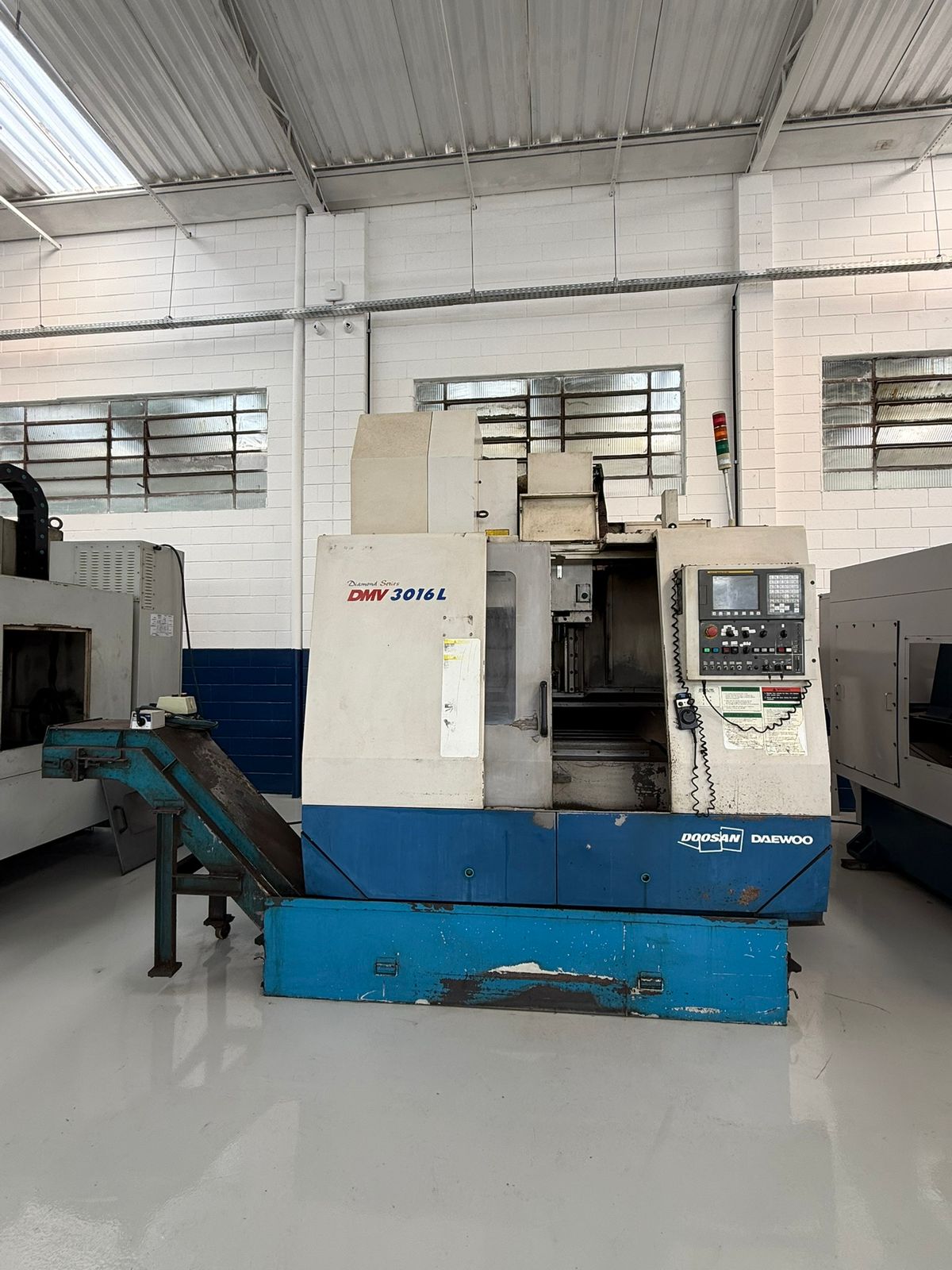 Centro de Usinagem Doosan Daewoo DMV 3016L