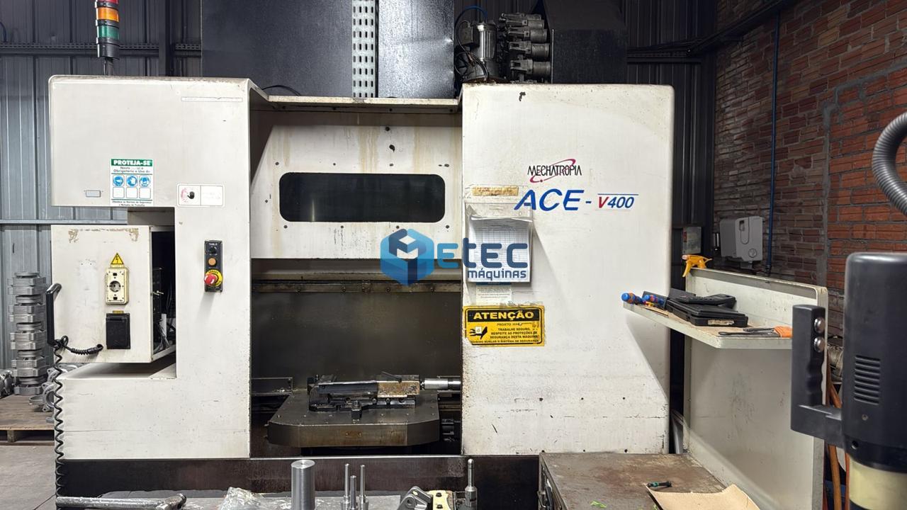 Centro de Usinagem Vertical Duplo Pallet Daewoo ACE400