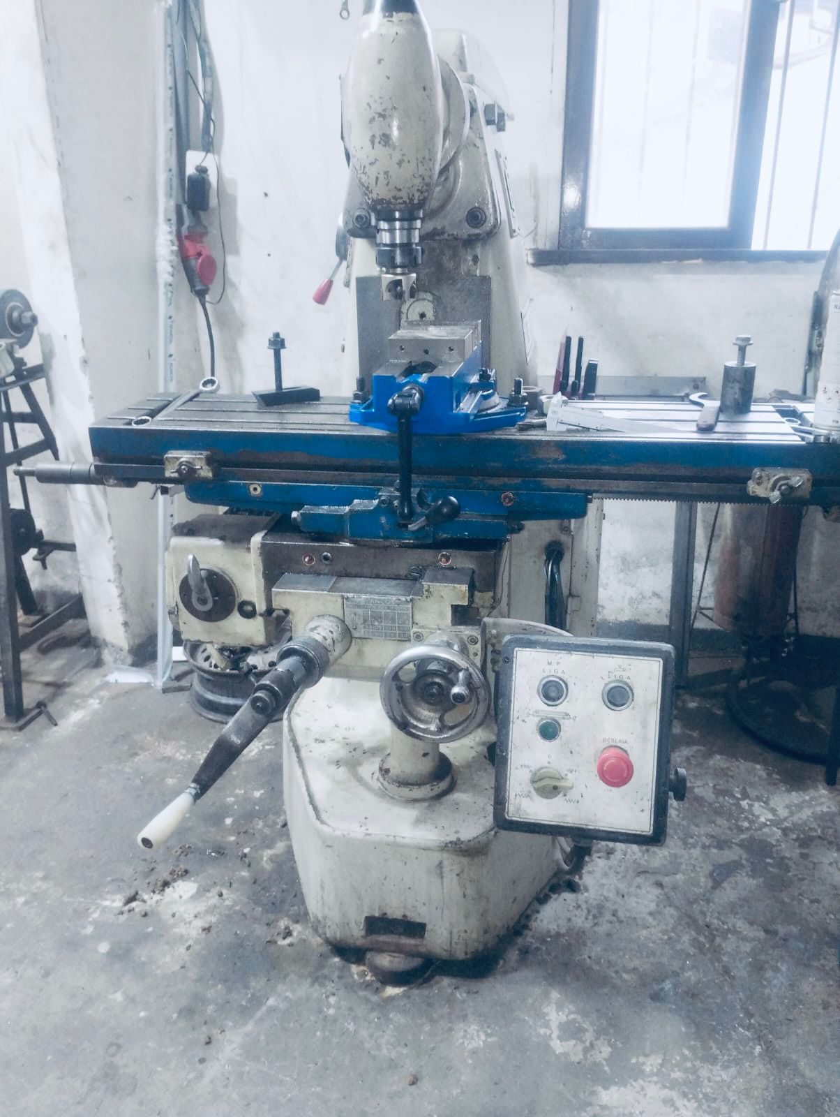 Fresadora Universal ISO 40