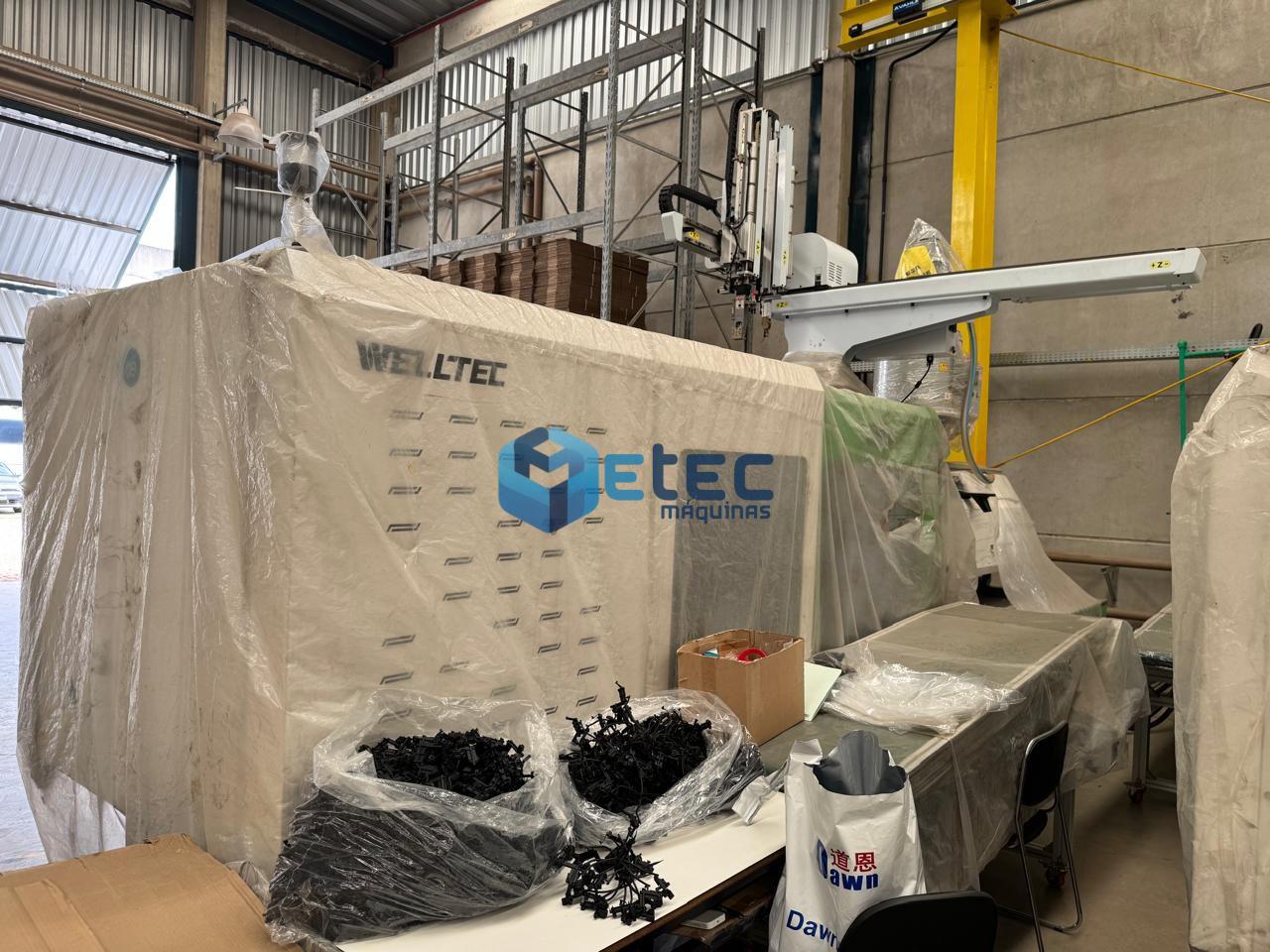 Injetora de Plástico WELLTEC 320Se II - com Robô