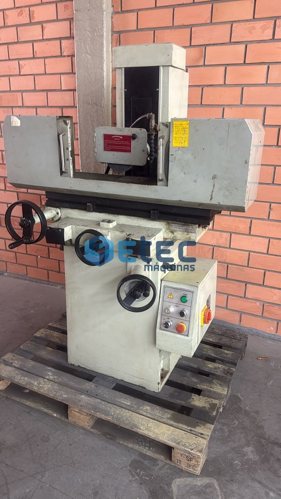 Retífica Plana Manual M618A